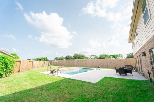 3813 Wild Oak Drive, Pearland, TX 77581