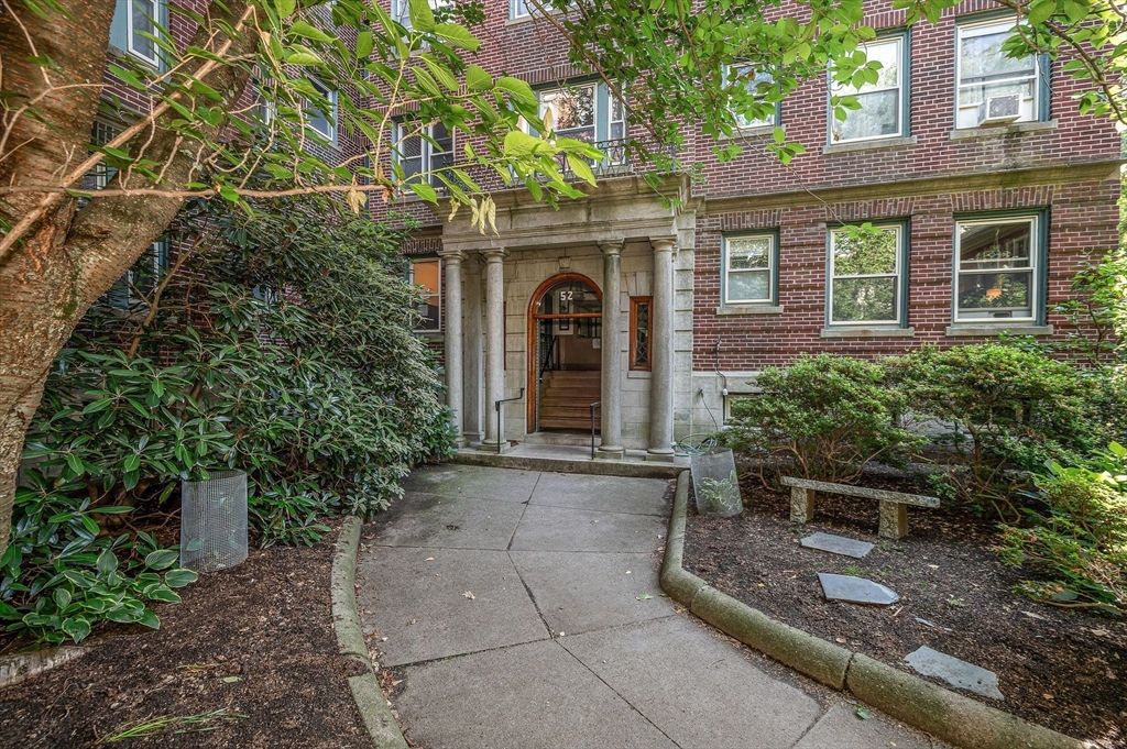 52 Garden St B2, Cambridge, MA 02138