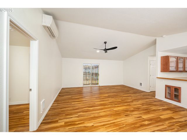 1245 Sw FAIRWAY Dr, Waldport, OR 97394