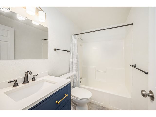 1245 Sw FAIRWAY Dr, Waldport, OR 97394