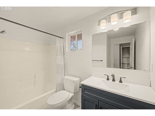 1245 Sw FAIRWAY Dr, Waldport, OR 97394