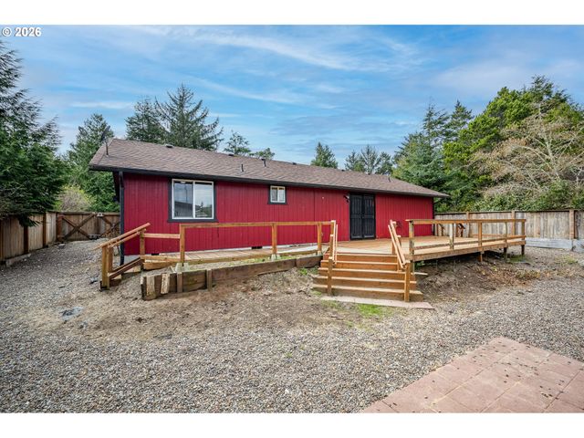 1245 Sw FAIRWAY Dr, Waldport, OR 97394