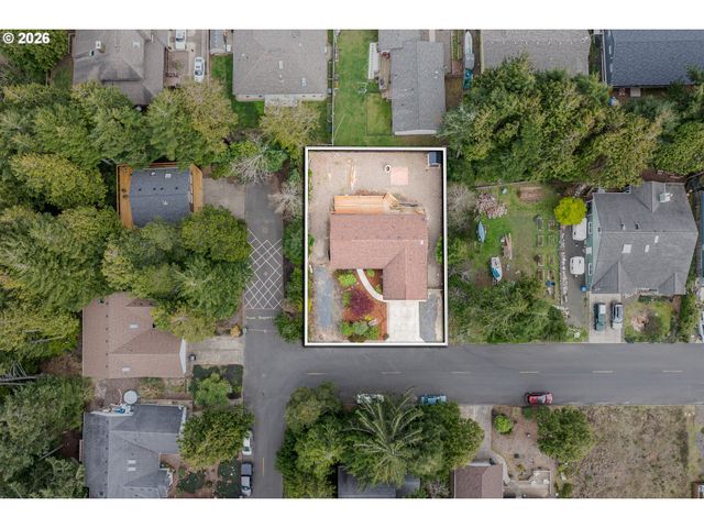 1245 Sw FAIRWAY Dr, Waldport, OR 97394