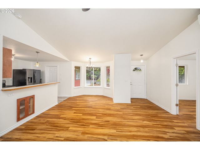 1245 Sw FAIRWAY Dr, Waldport, OR 97394