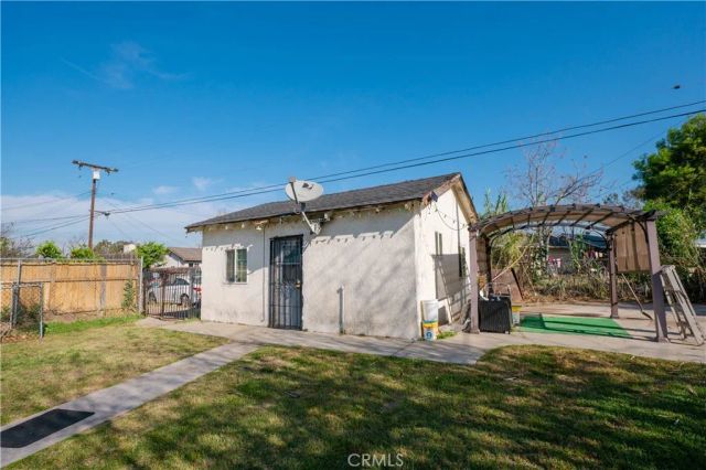 18264 Santa Ana, Bloomington, CA 92316