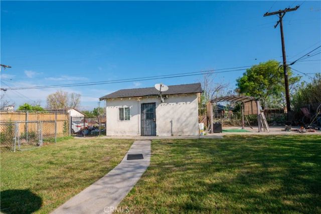 18264 Santa Ana, Bloomington, CA 92316