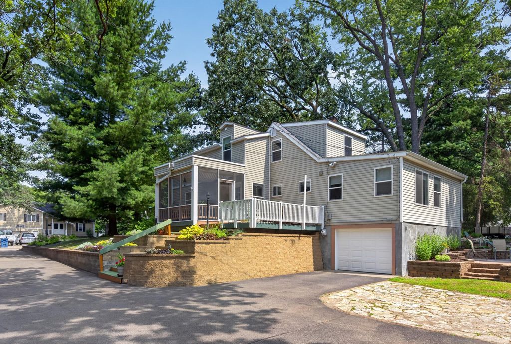 2577 County Road H W, New Brighton, MN 55112 — exterior