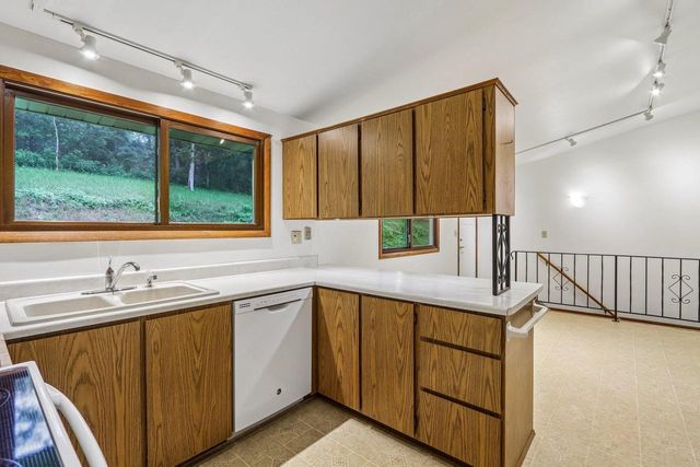 2486 County Highway E, Mount Horeb, WI 53572
