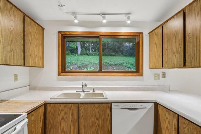 2486 County Highway E, Mount Horeb, WI 53572