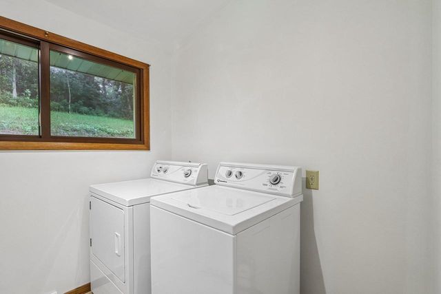 2486 County Highway E, Mount Horeb, WI 53572