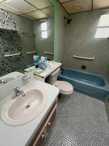 3071 NW 47th Terrace 125, Lauderdale Lakes, FL 33313