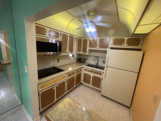 3071 NW 47th Terrace 125, Lauderdale Lakes, FL 33313