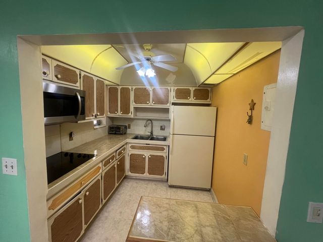 3071 NW 47th Terrace 125, Lauderdale Lakes, FL 33313