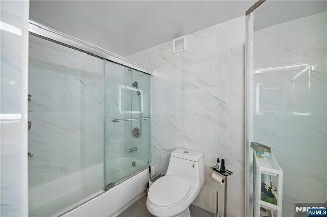 1055 River Road 302, Edgewater, NJ 07020