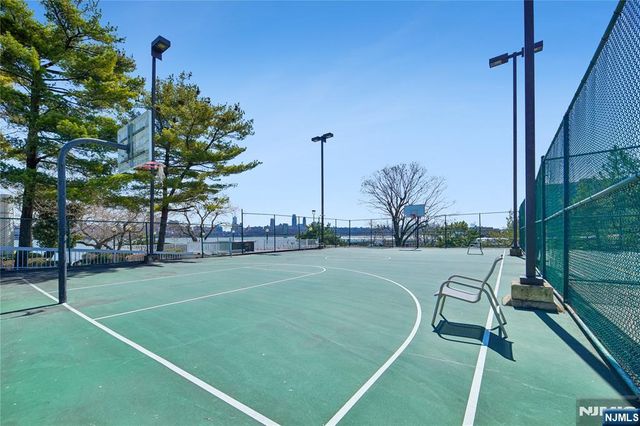 1055 River Road 302, Edgewater, NJ 07020