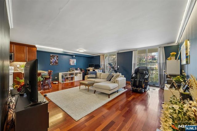 1055 River Road 302, Edgewater, NJ 07020