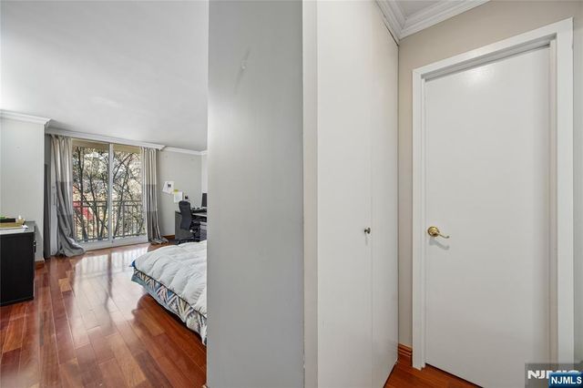 1055 River Road 302, Edgewater, NJ 07020