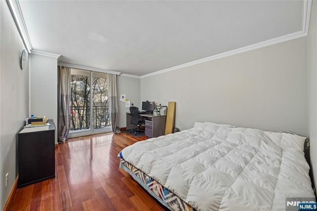 1055 River Road 302, Edgewater, NJ 07020