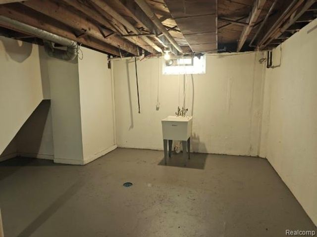 22544 Frisbee Street, Detroit, MI 48219