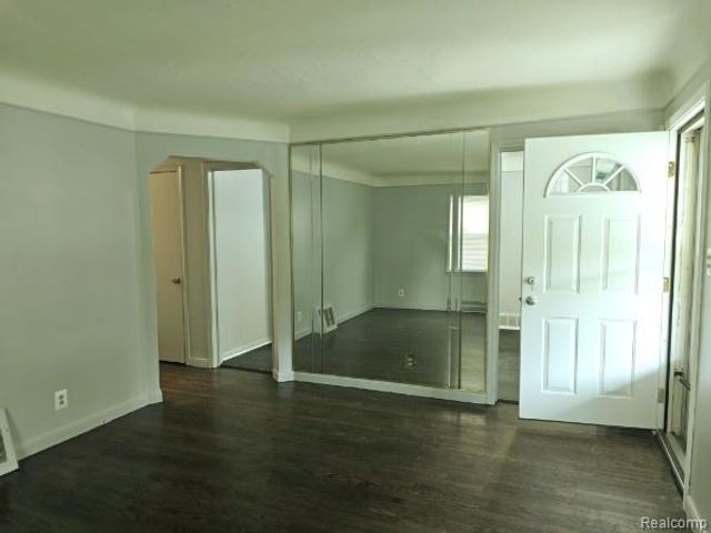 22544 Frisbee Street, Detroit, MI 48219