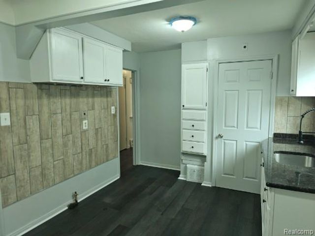 22544 Frisbee Street, Detroit, MI 48219