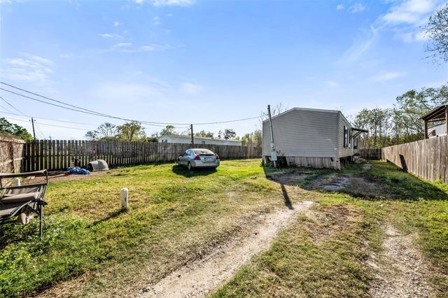 5421 N Redell Road, Baytown, TX 77521