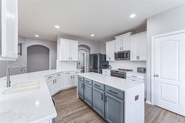 302 Emory Fields DR, Hutto, TX 78634