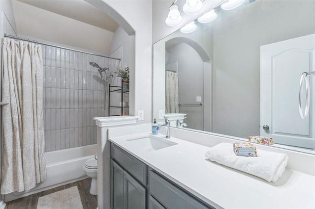 302 Emory Fields DR, Hutto, TX 78634