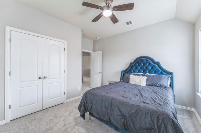302 Emory Fields DR, Hutto, TX 78634