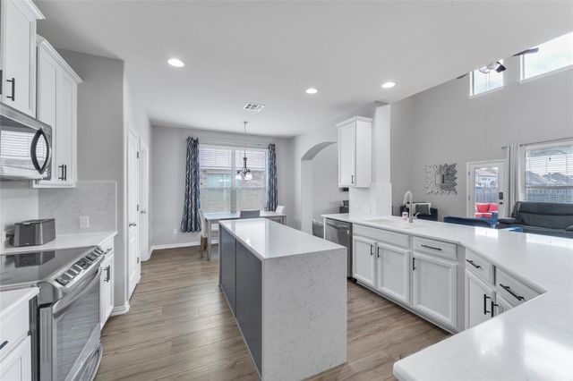 302 Emory Fields DR, Hutto, TX 78634
