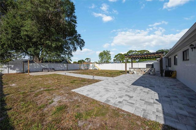 6775 DENNISON AVENUE, North Port, FL 34287