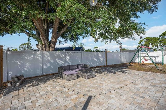 6775 DENNISON AVENUE, North Port, FL 34287