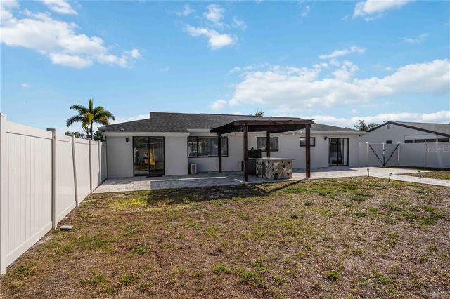 6775 DENNISON AVENUE, North Port, FL 34287