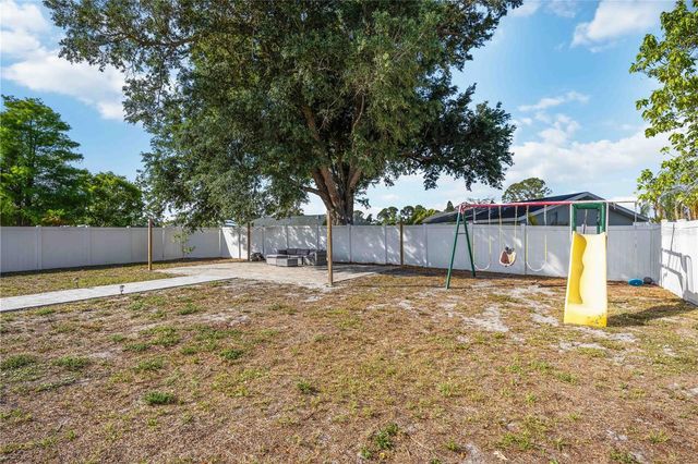 6775 DENNISON AVENUE, North Port, FL 34287