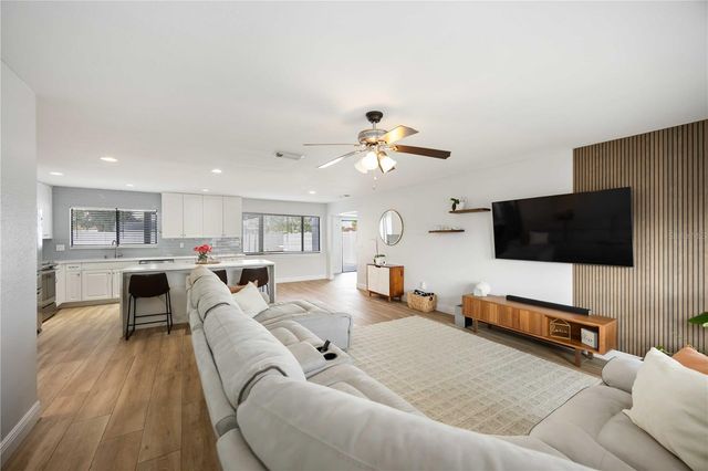 6775 DENNISON AVENUE, North Port, FL 34287