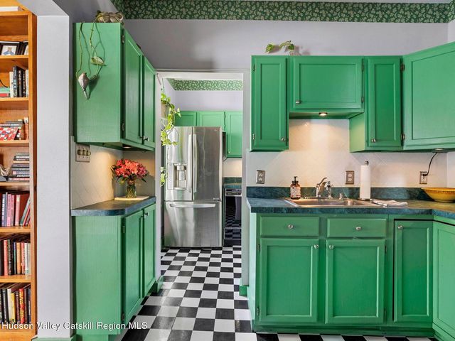 29 Elizabeth Street, Saugerties, NY 12477