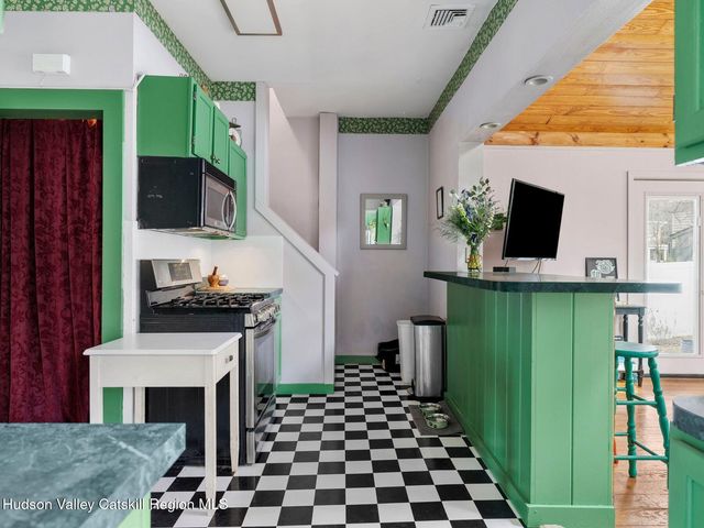 29 Elizabeth Street, Saugerties, NY 12477