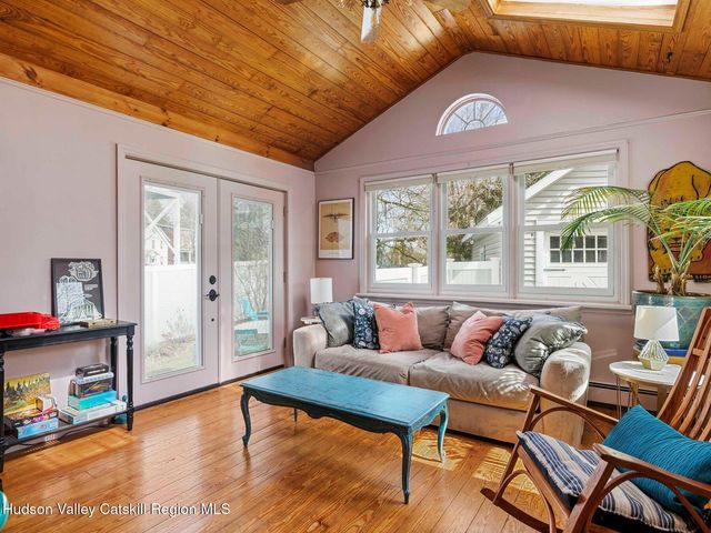 29 Elizabeth Street, Saugerties, NY 12477