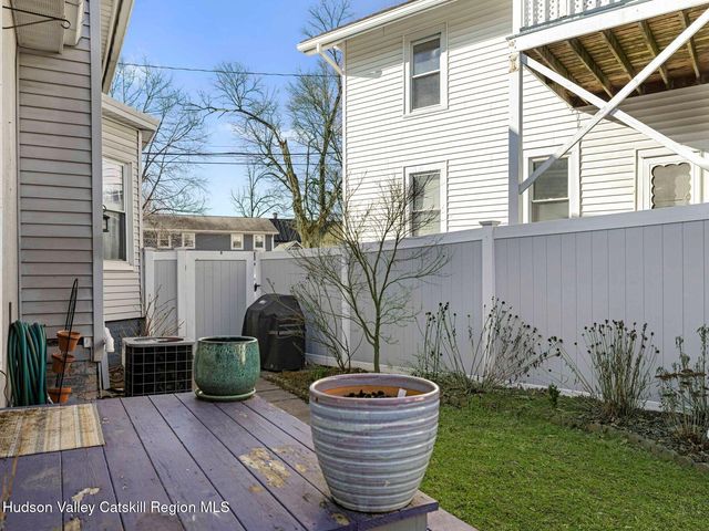 29 Elizabeth Street, Saugerties, NY 12477