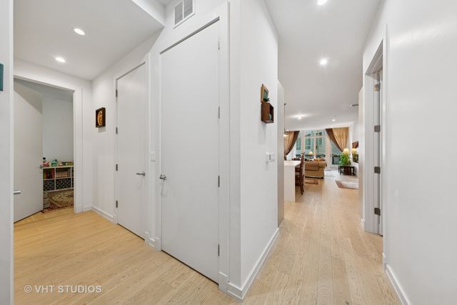 2773 N Hampden Court 404, Chicago, IL 60614