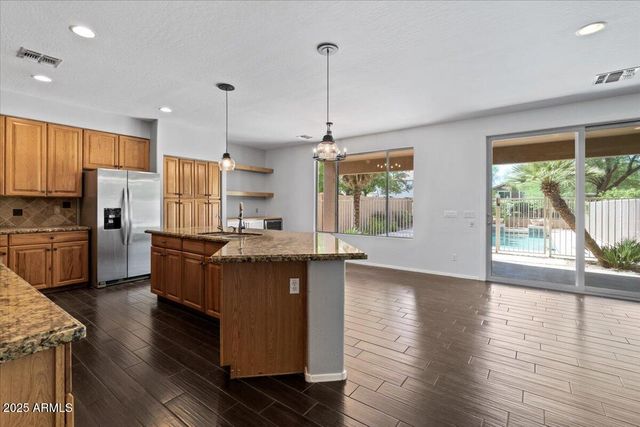 857 E CARLA VISTA Drive, Gilbert, AZ 85295