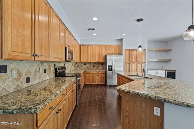 857 E CARLA VISTA Drive, Gilbert, AZ 85295