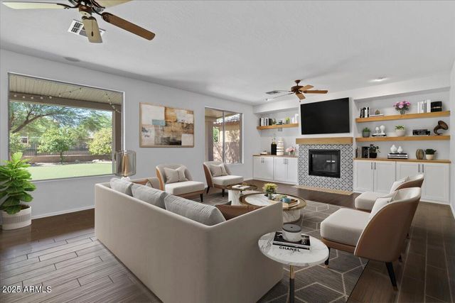 857 E CARLA VISTA Drive, Gilbert, AZ 85295