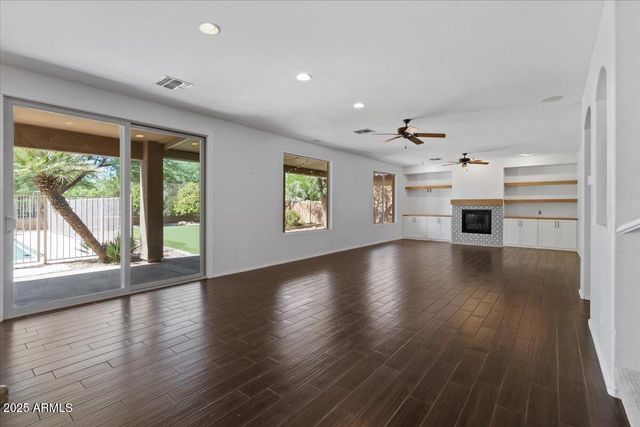 857 E CARLA VISTA Drive, Gilbert, AZ 85295