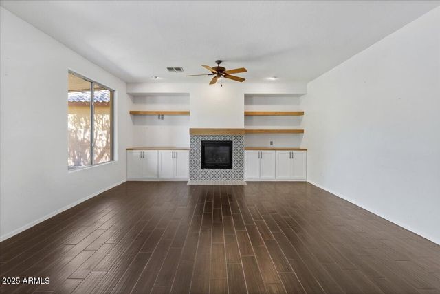 857 E CARLA VISTA Drive, Gilbert, AZ 85295