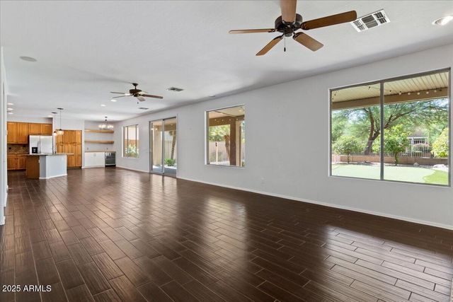 857 E CARLA VISTA Drive, Gilbert, AZ 85295