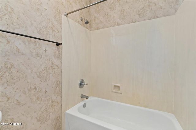 857 E CARLA VISTA Drive, Gilbert, AZ 85295