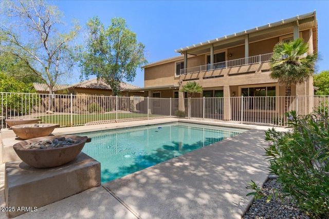 857 E CARLA VISTA Drive, Gilbert, AZ 85295