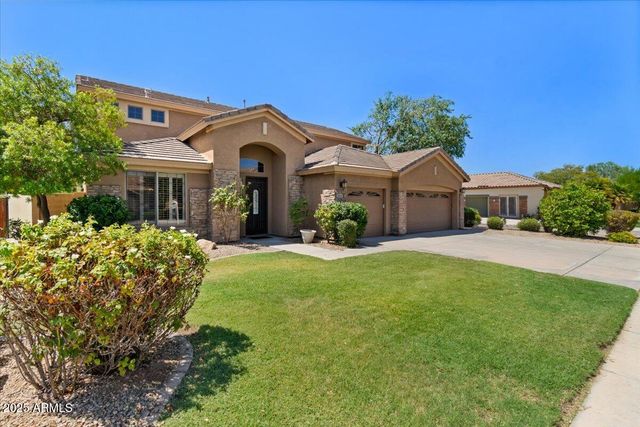 857 E CARLA VISTA Drive, Gilbert, AZ 85295