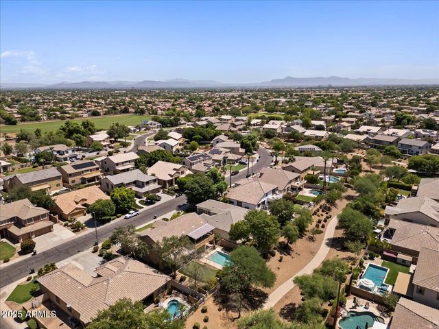 857 E CARLA VISTA Drive, Gilbert, AZ 85295